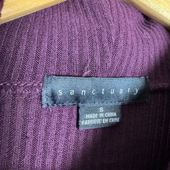 Burgundy Sanctuary Turtleneck Sweater Size S EUC - Picture 6 of 6